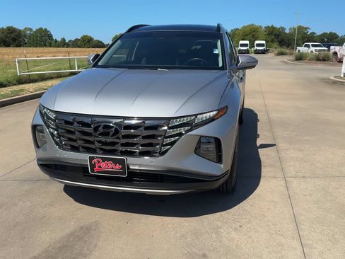 Used 2024 Hyundai Tucson Limited AWD/4WD image 3