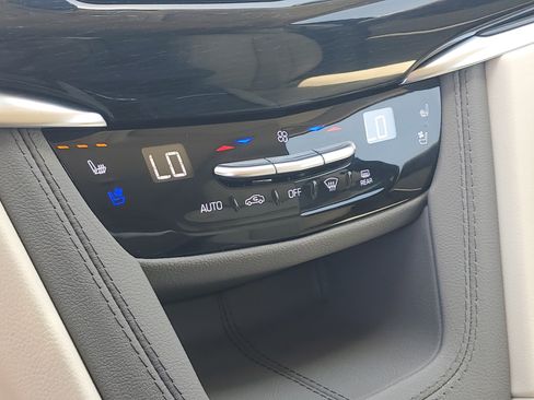 Used 2024 Cadillac XT6 Premium Luxury FWD image 32