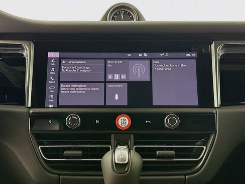 New 2026 Porsche Macan image 17