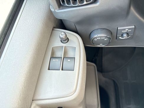 Used 2025 Chevrolet Express 3500 LS RWD image 15