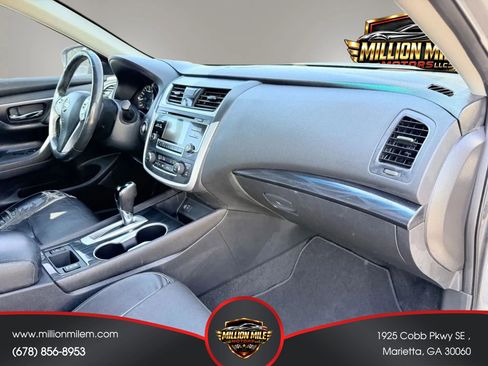 Used 2017 Nissan Altima 2.5 SL w/ Moonroof Package FWD image 19