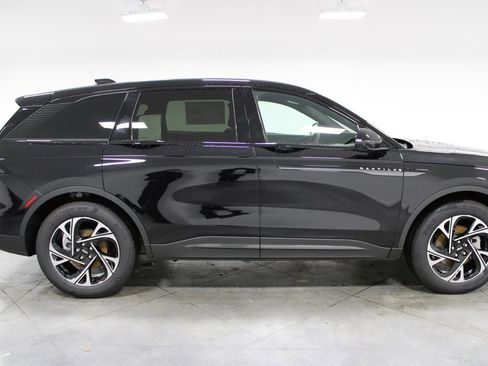 New 2025 Lincoln Nautilus Premier w/ Equipment Group 102A image 10