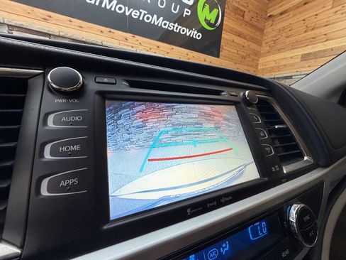 Used 2018 Toyota Highlander XLE AWD/4WD image 40
