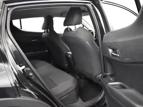 Used 2020 Toyota C-HR LE FWD image 18