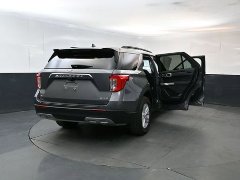 Used 2024 Ford Explorer XLT w/ Equipment Group 202A AWD/4WD image 29