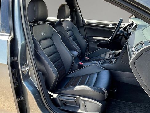 Used 2019 Volkswagen Golf R 4-Door image 29