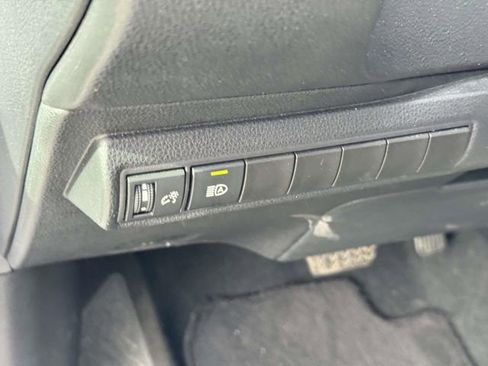 Used 2025 Toyota Corolla SE FWD image 27