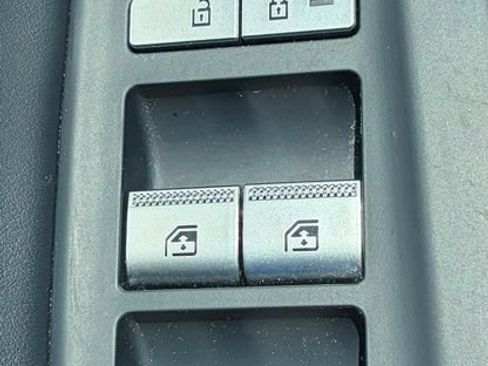 Used 2025 Genesis GV70 3.5T Sport AWD/4WD image 17