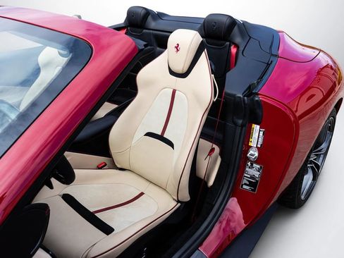 Certified 2025 Ferrari Roma Spider RWD image 45