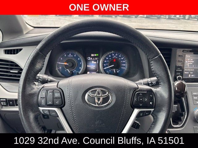 Used 2019 Toyota Sienna XLE Premium FWD image 22