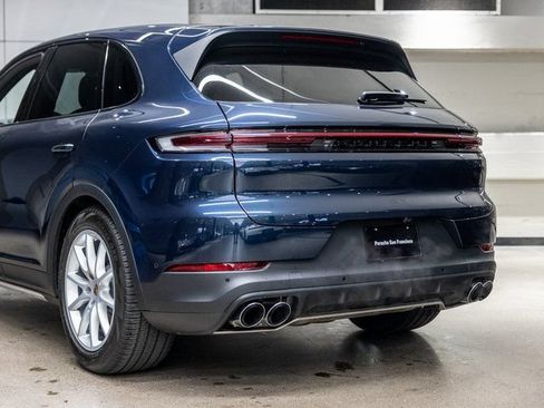 Used 2025 Porsche Cayenne S AWD/4WD image 23