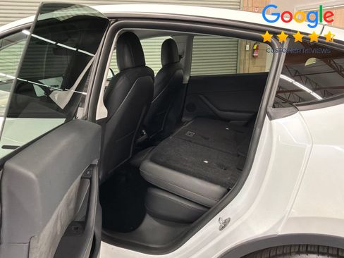 Used 2022 Tesla Model Y Performance AWD/4WD image 13