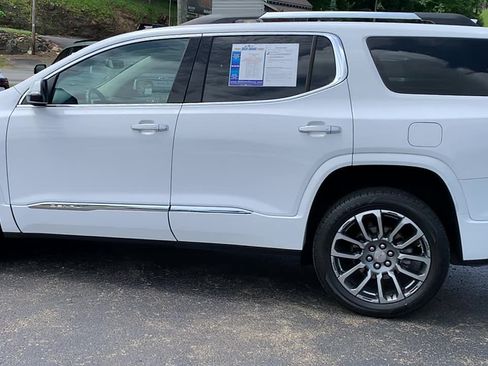 Used 2023 GMC Acadia Denali AWD/4WD image 2