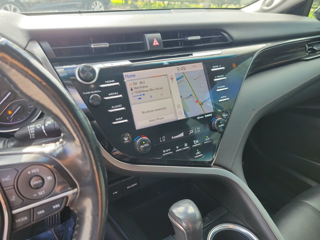 Used 2020 Toyota Camry XLE w/ Navigation Package FWD image 23
