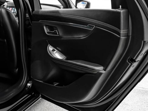 Used 2017 Chevrolet Impala LT FWD image 43