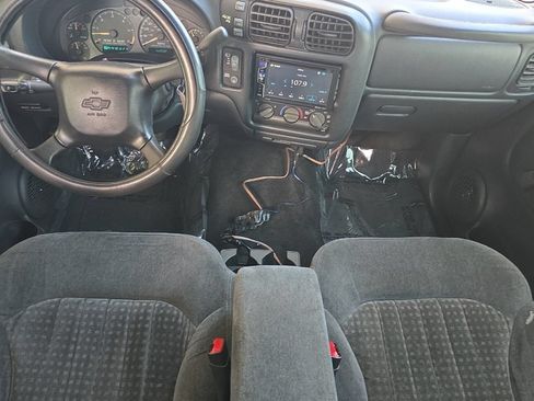 Used 2001 Chevrolet Blazer LS w/ Driver Convenience Pkg AWD/4WD image 13