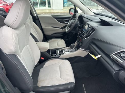 Used 2023 Subaru Forester Base image 7