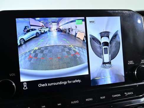 Used 2022 Nissan Pathfinder Platinum w/ Cargo Package image 17