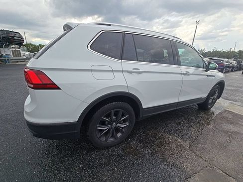 Used 2022 Volkswagen Tiguan SE AWD/4WD image 6