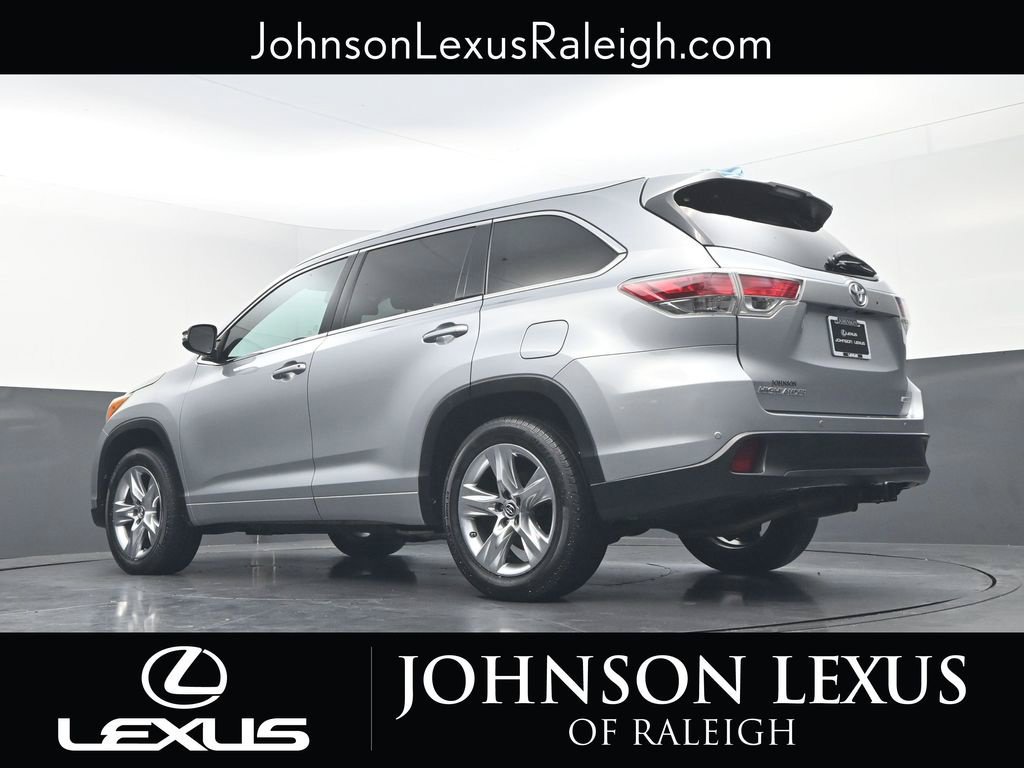 Used 2016 Toyota Highlander Limited Platinum FWD image 17