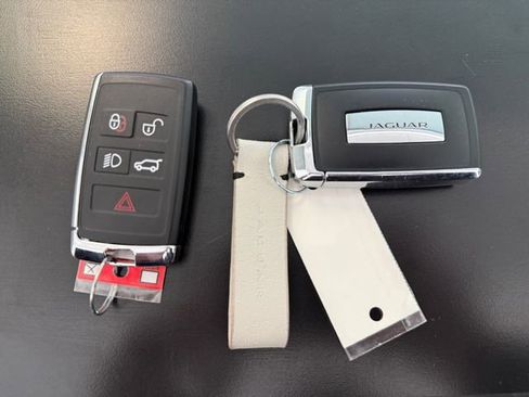 Used 2024 Jaguar F-PACE R-Dynamic S image 33