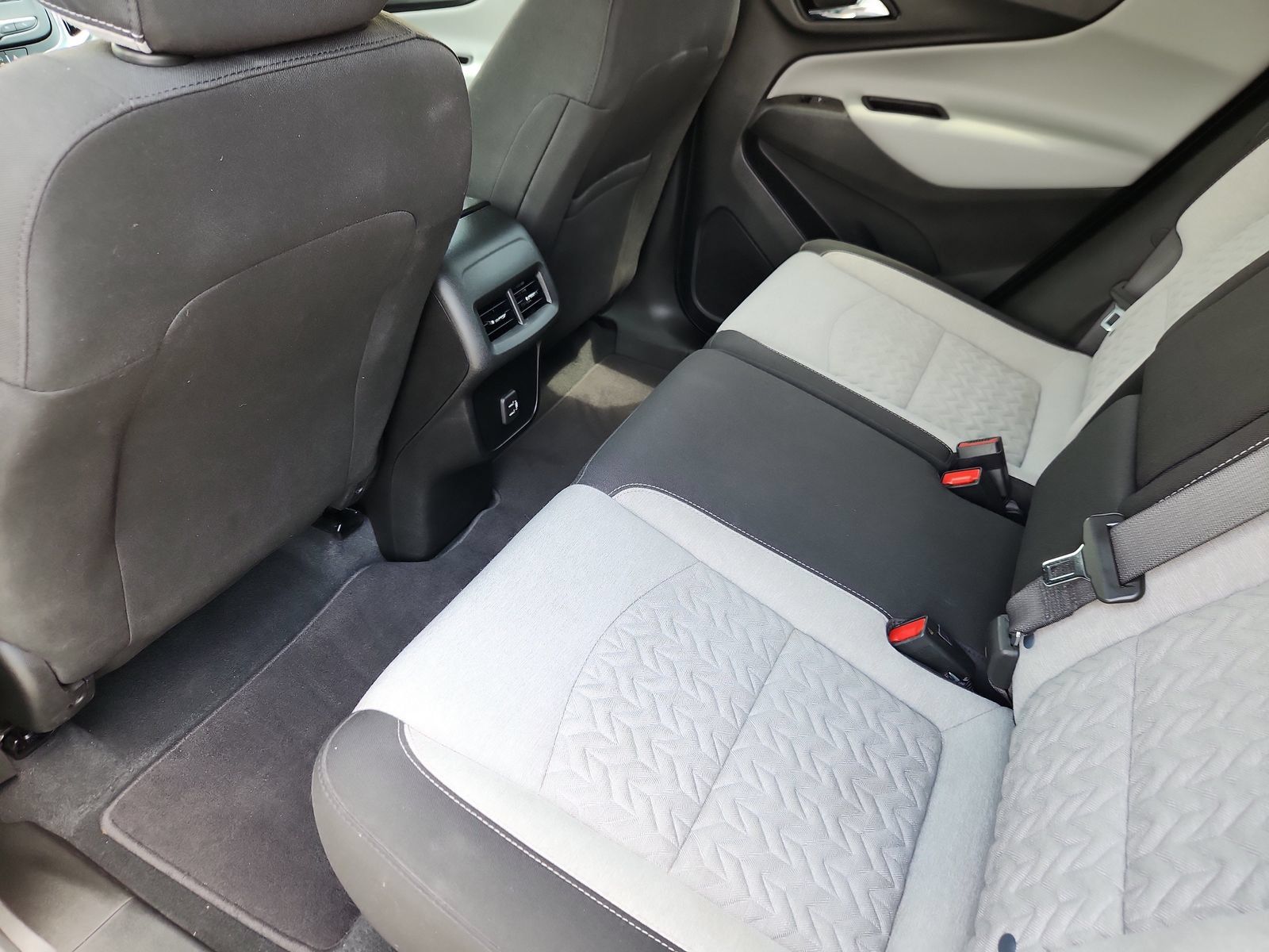 Used 2022 Chevrolet Equinox LT FWD image 11