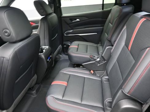 New 2026 Chevrolet Traverse RS image 10