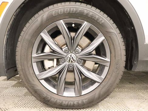 Used 2023 Volkswagen Tiguan SE image 5