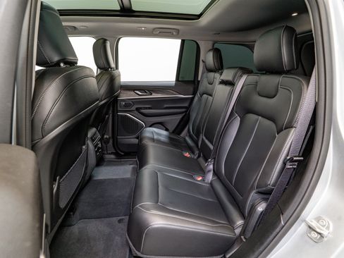 Used 2023 Jeep Grand Cherokee 4WD 4xe image 33