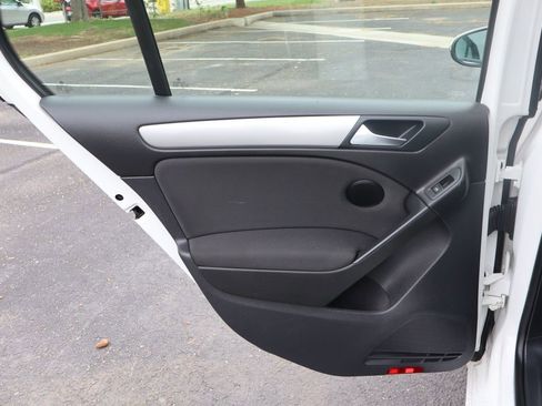Used 2013 Volkswagen Golf 4-Door FWD image 24