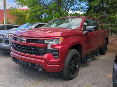 Used 2025 Chevrolet Silverado 1500 RST w/ Convenience Package II AWD/4WD image 2