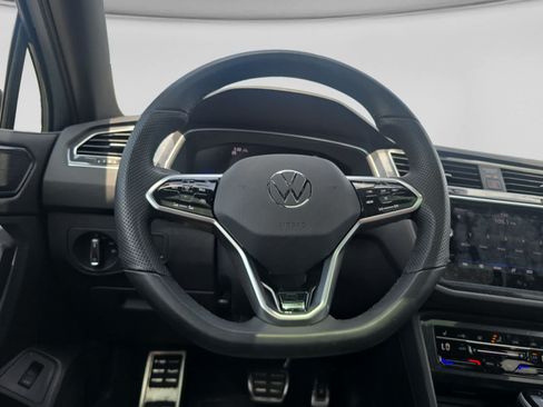 Used 2024 Volkswagen Tiguan SE R-Line AWD/4WD image 11