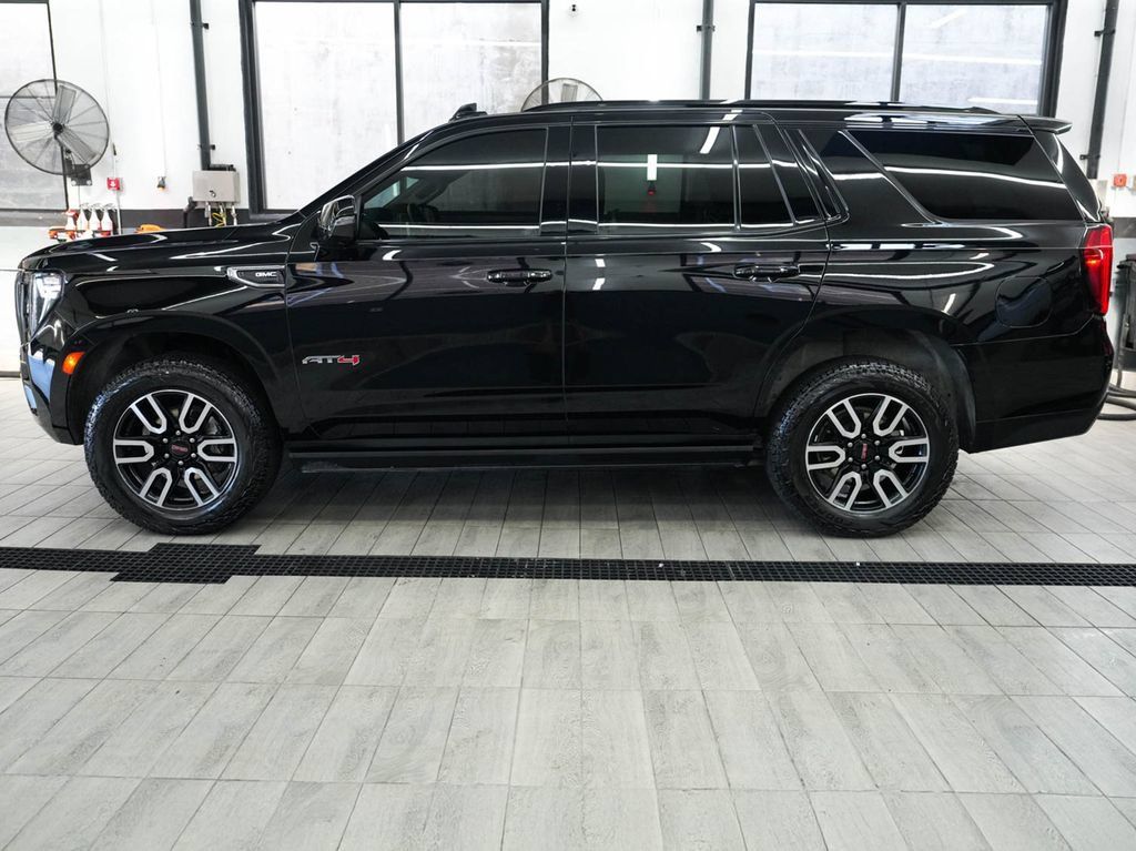 Used 2023 GMC Yukon AT4 AWD/4WD image 4