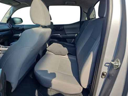 Used 2016 Toyota Tacoma SR5 w/ SR5 Appearance Package (SN) RWD image 14