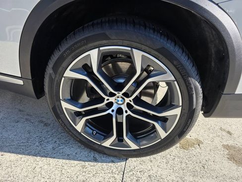 Certified 2024 BMW X5 sDrive40i w/ Premium Package RWD image 17