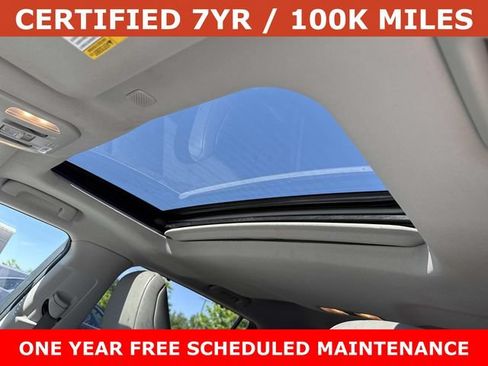 Used 2022 Toyota Highlander XLE AWD/4WD image 16