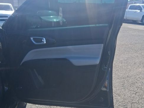Used 2022 Jeep Compass Limited w/ Sun and Sound Group AWD/4WD image 11