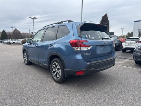 Used 2020 Subaru Forester Premium image 3