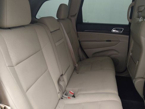 Used 2018 Jeep Grand Cherokee Laredo RWD image 19