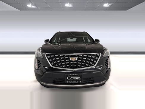 Used 2022 Cadillac XT4 Premium Luxury w/ Safety Alert Package AWD/4WD image 6