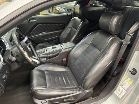 Used 2013 Ford Mustang GT Premium w/ Comfort Pkg image 14