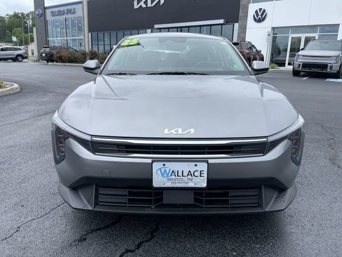 Certified 2025 Kia K4 FWD image 2