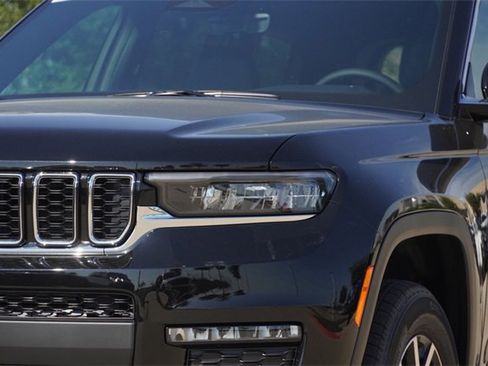 New 2025 Jeep Grand Cherokee L Limited image 4