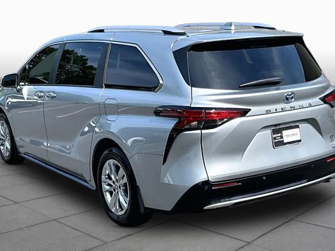 Certified 2024 Toyota Sienna Limited FWD image 12