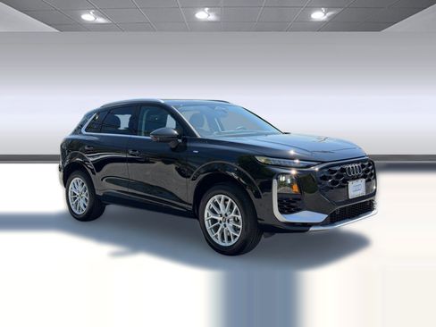 New 2026 Audi Q3 quattro 2.0T AWD/4WD image 7