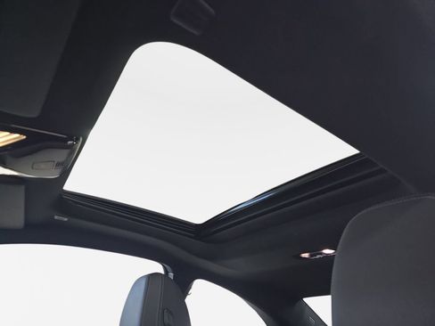 Used 2025 BMW 230i Coupe w/ M Sport Package image 29