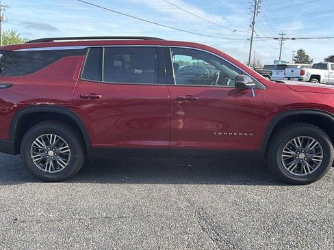 New 2026 Chevrolet Traverse LT w/ Driver Confidence Package FWD image 4