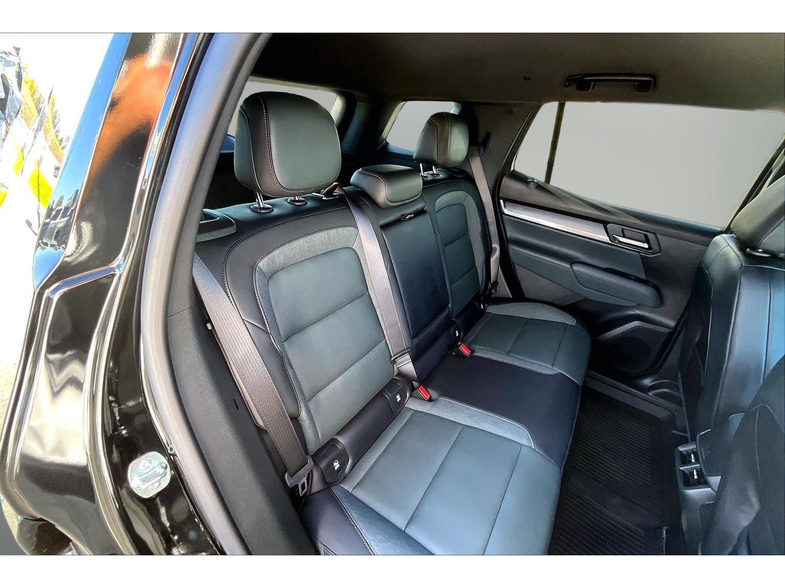 New 2027 GMC Terrain AT4 w/ Technology Package II AWD/4WD image 10