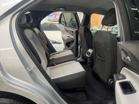 Used 2018 Chevrolet Equinox LT FWD image 32