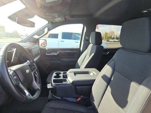 Used 2024 Chevrolet Silverado 1500 LT image 16